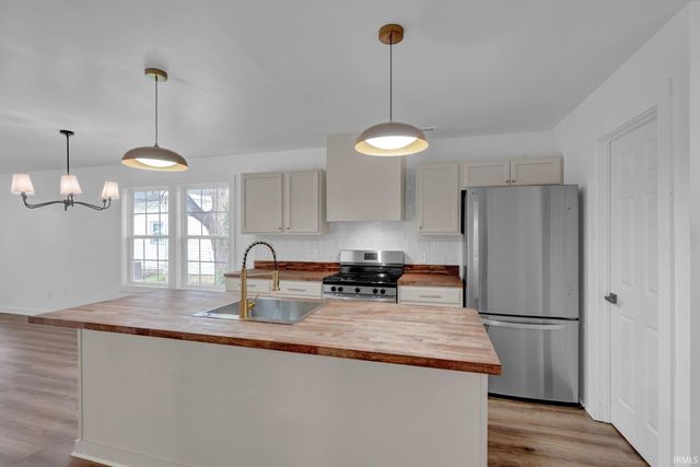 219 N Rotherwood Avenue, Evansville, IN 47711