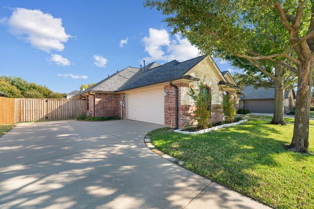 7040 Ridge Crest Drive, North Richland Hills, TX 76182