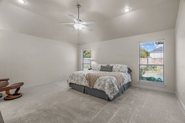 7040 Ridge Crest Drive, North Richland Hills, TX 76182