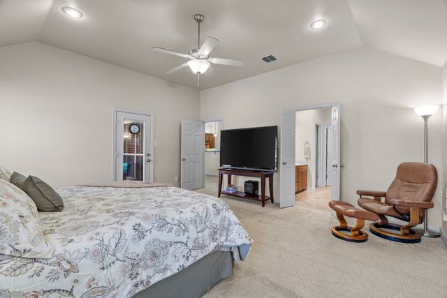 7040 Ridge Crest Drive, North Richland Hills, TX 76182