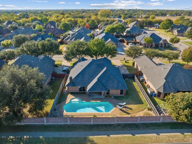 7040 Ridge Crest Drive, North Richland Hills, TX 76182