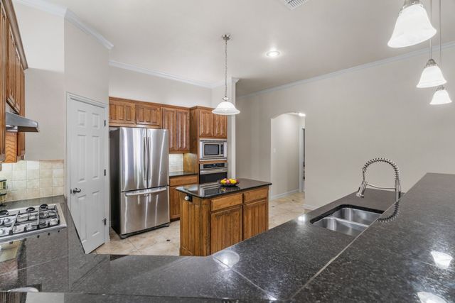 7040 Ridge Crest Drive, North Richland Hills, TX 76182