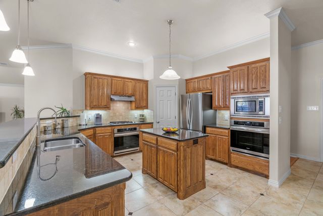 7040 Ridge Crest Drive, North Richland Hills, TX 76182