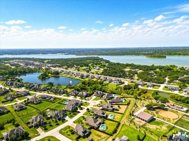 116 Thoroughbred Drive, Hickory Creek, TX 75065