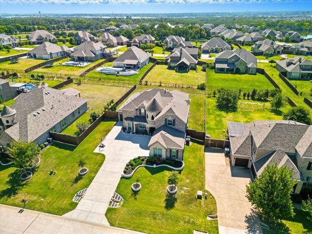 116 Thoroughbred Drive, Hickory Creek, TX 75065