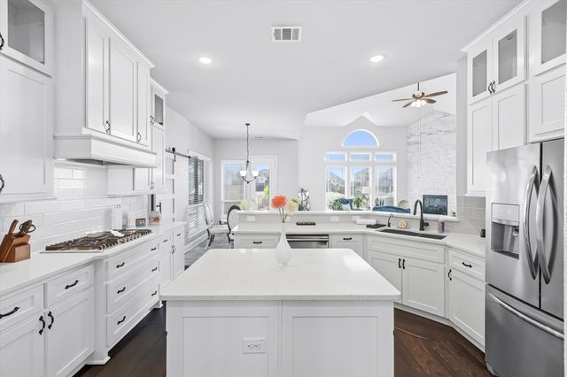 116 Thoroughbred Drive, Hickory Creek, TX 75065