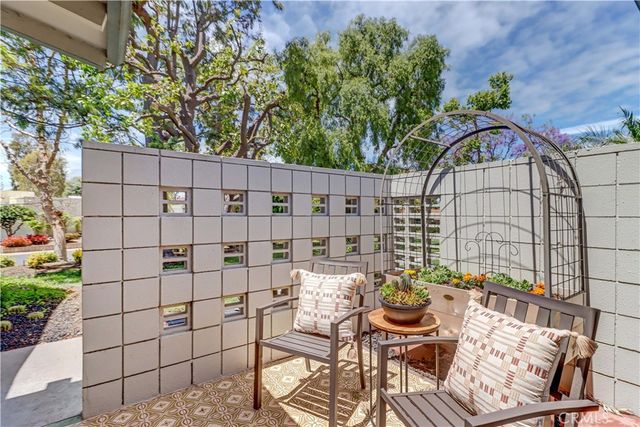252 Calle Aragon B, Laguna Woods, CA 92637