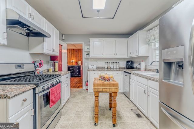 1046 Old Cedartown Road SE, Lindale, GA 30147