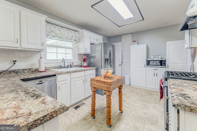 1046 Old Cedartown Road SE, Lindale, GA 30147