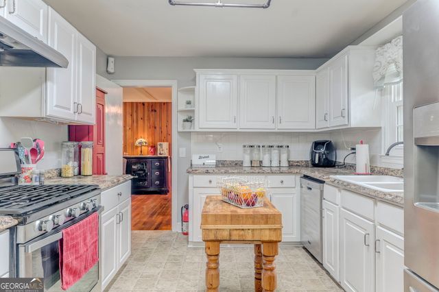 1046 Old Cedartown Road SE, Lindale, GA 30147