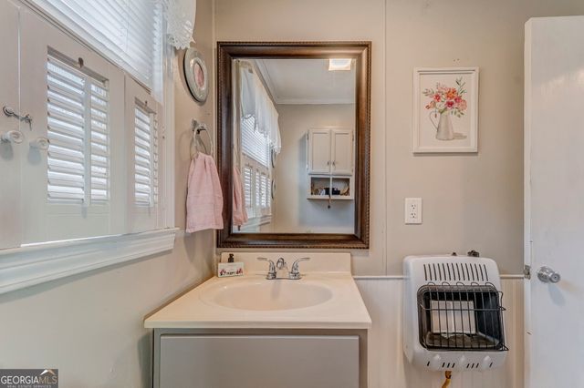 1046 Old Cedartown Road SE, Lindale, GA 30147