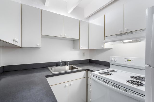 330 NW 20th Street 109, Boca Raton, FL 33431