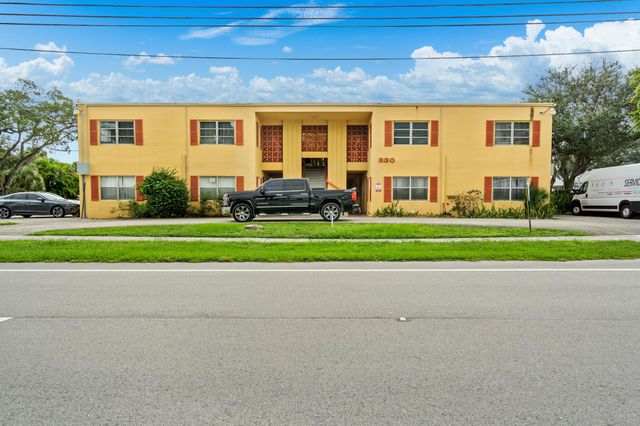 330 NW 20th Street 109, Boca Raton, FL 33431
