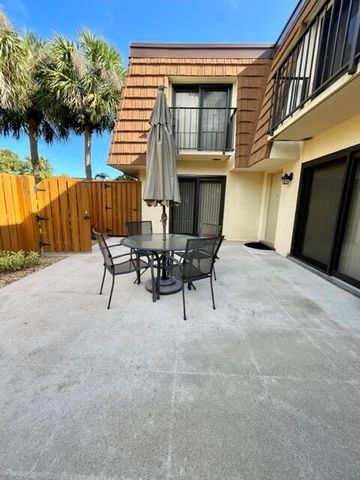 2531 25th Court, Jupiter, FL 33477