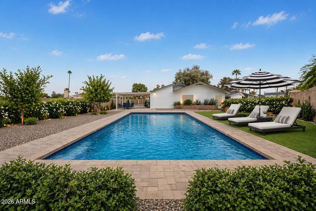 356 S Moreno Circle, Litchfield Park, AZ 85340