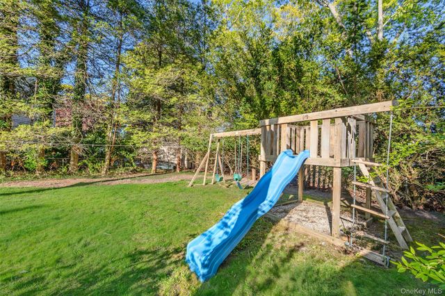 15 Oxbow Road, Patchogue, NY 11772