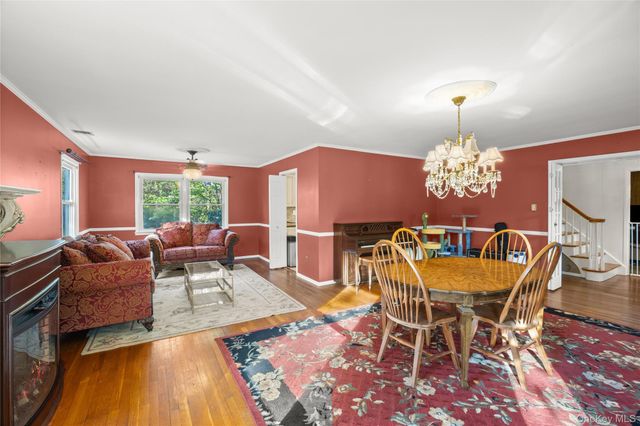 15 Oxbow Road, Patchogue, NY 11772