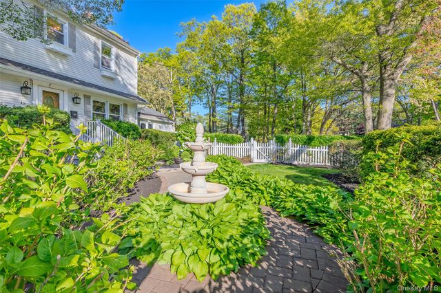 15 Oxbow Road, Patchogue, NY 11772