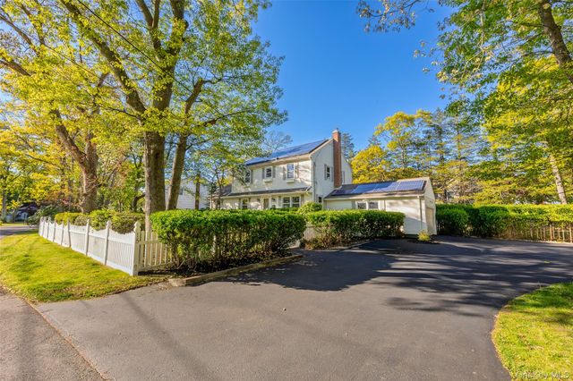 15 Oxbow Road, Patchogue, NY 11772