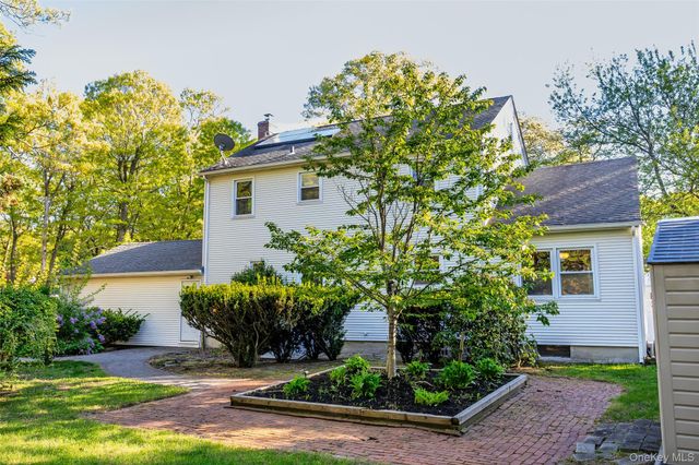 15 Oxbow Road, Patchogue, NY 11772