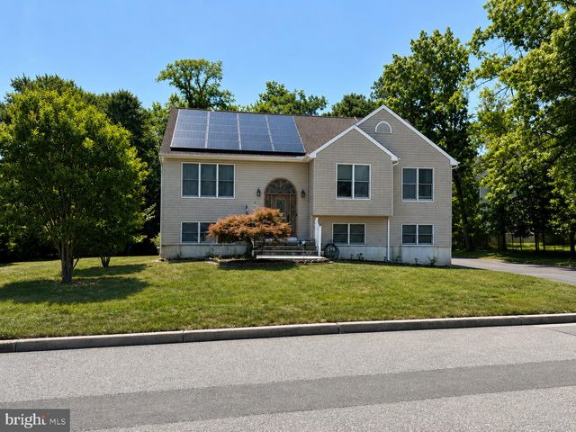 21 SYLVAN BLVD, Howell, NJ 07731