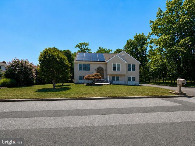 21 SYLVAN BLVD, Howell, NJ 07731