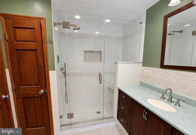 21 SYLVAN BLVD, Howell, NJ 07731
