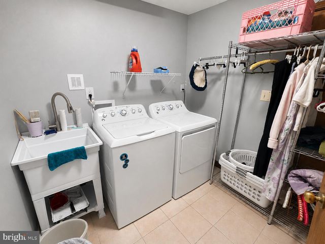 21 SYLVAN BLVD, Howell, NJ 07731