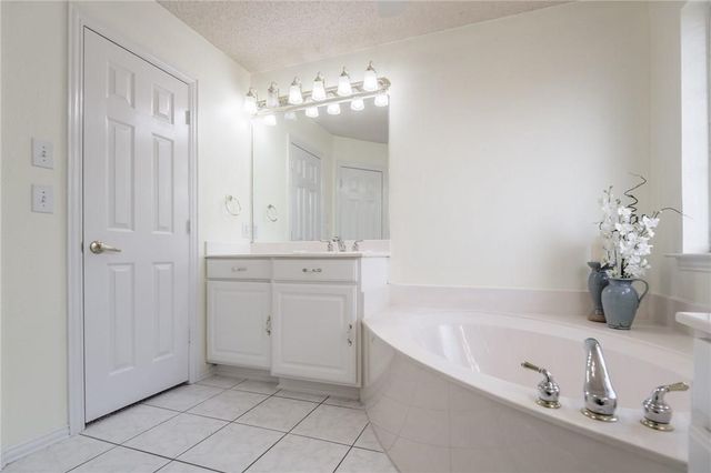 5000 Pointclear Court, Arlington, TX 76017