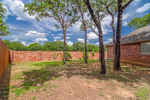 5000 Pointclear Court, Arlington, TX 76017