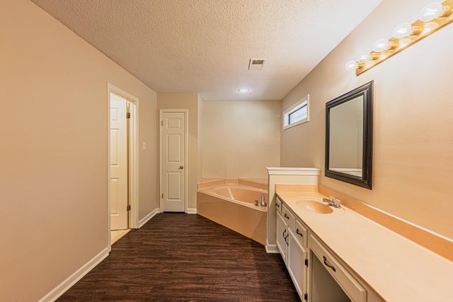 8874 WALNUT RIDGE LOOP, Memphis, TN 38018