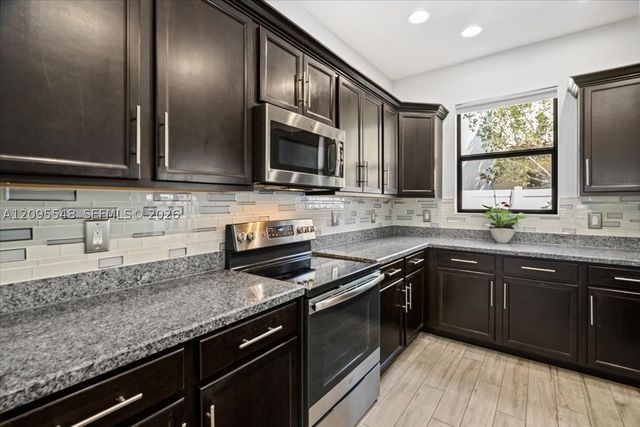 20975 NW 1st Ct, Pembroke Pines, FL 33029