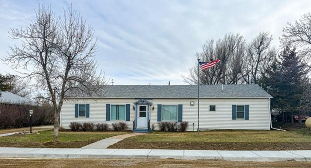 205 Day ST, Winifred, MT 59489 photo 1