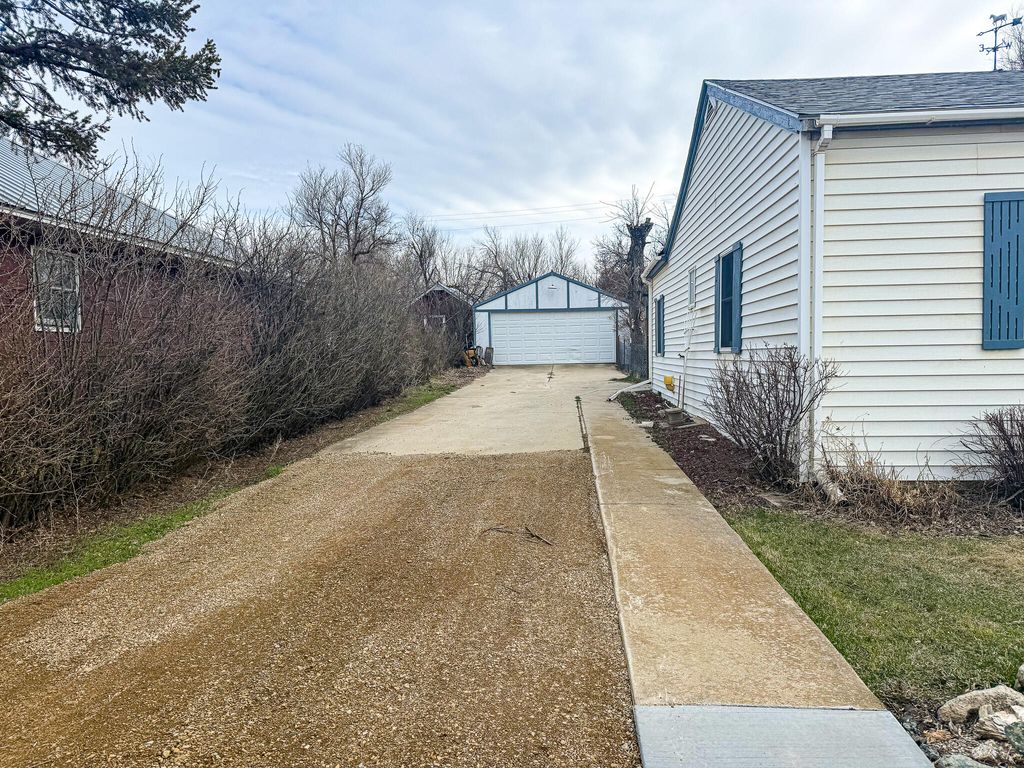 205 Day ST, Winifred, MT 59489 photo 4