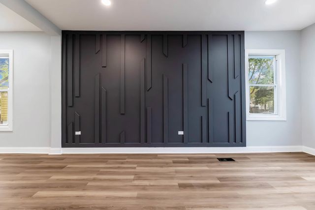 2048 W 70th Place, Chicago, IL 60636