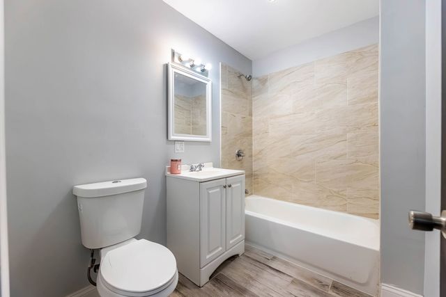 2048 W 70th Place, Chicago, IL 60636