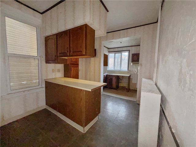 510 3rd St, Pitcairn, PA 15140