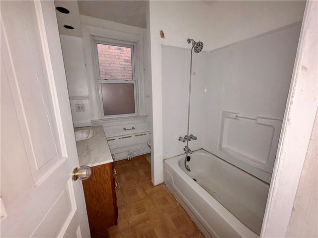 510 3rd St, Pitcairn, PA 15140