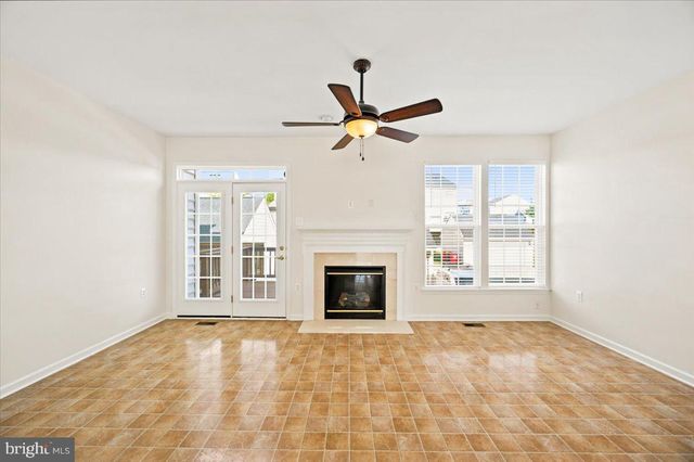 18 DAVIS ST, Charles Town, WV 25414