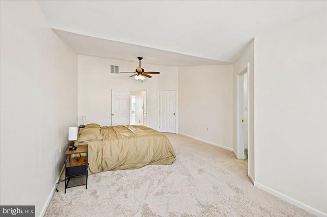 18 DAVIS ST, Charles Town, WV 25414