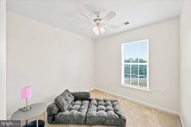 18 DAVIS ST, Charles Town, WV 25414