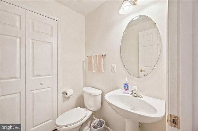 18 DAVIS ST, Charles Town, WV 25414