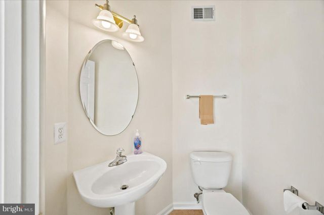 18 DAVIS ST, Charles Town, WV 25414