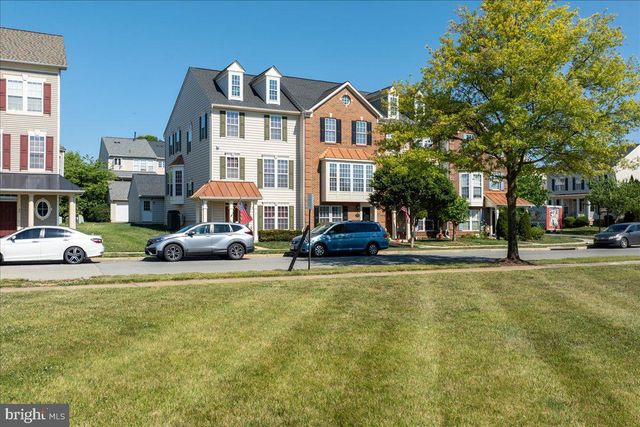 18 DAVIS ST, Charles Town, WV 25414