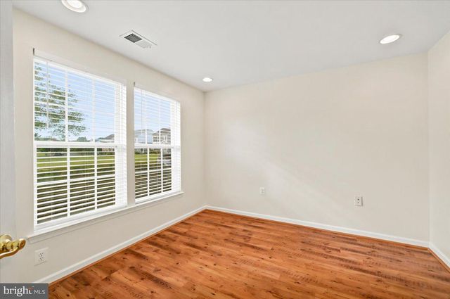 18 DAVIS ST, Charles Town, WV 25414
