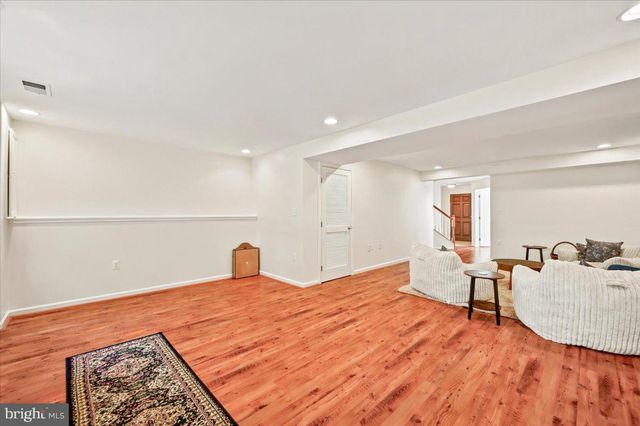 18 DAVIS ST, Charles Town, WV 25414