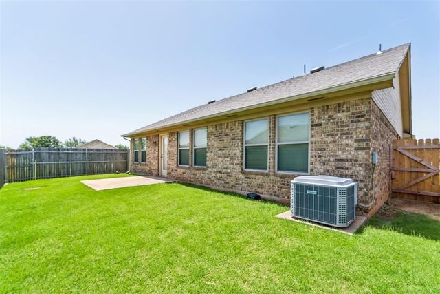 18301 Agua Drive, Edmond, OK 73012