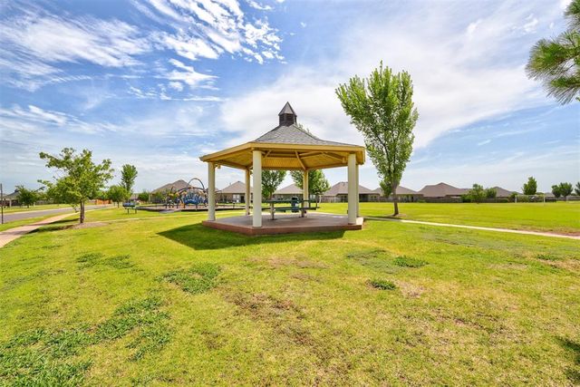 18301 Agua Drive, Edmond, OK 73012