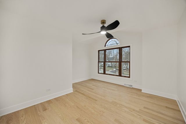 818 FAIRWINDS Court, Naperville, IL 60563