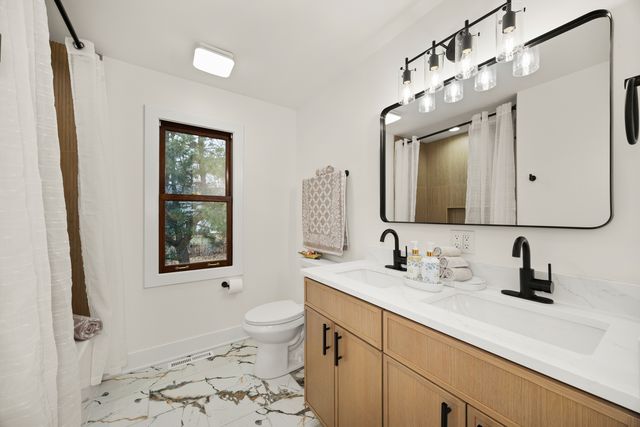 818 FAIRWINDS Court, Naperville, IL 60563